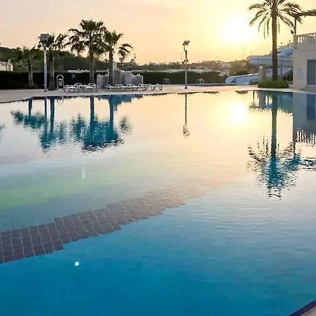 Sunset Luxury Getaway ~ Sea Views ~ Pool ~ Beach Apartamento *