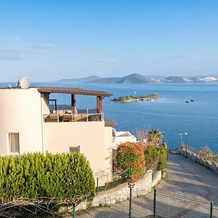 Apartamento Sunset Luxury Getaway ~ Sea Views ~ Pool ~ Beach *